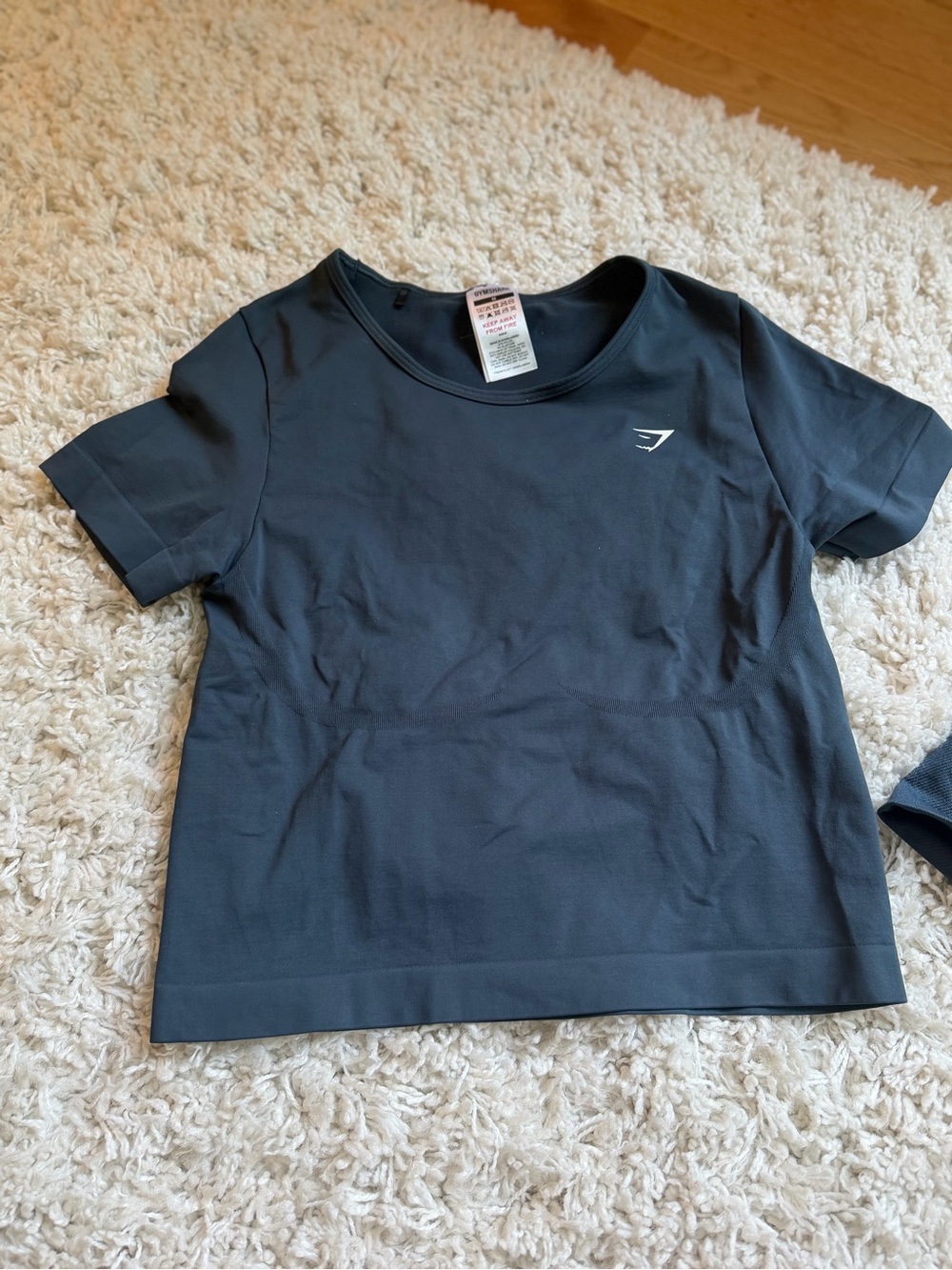Gymshark top - Picture 4 of 8